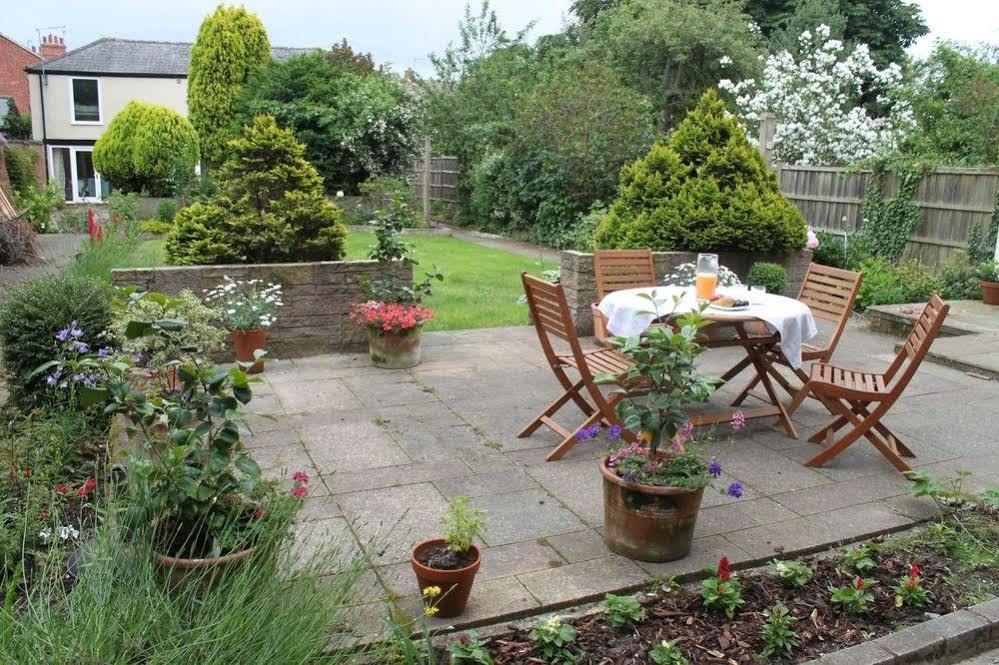 Bed and Breakfast The Lions Newark upon Trent Esterno foto